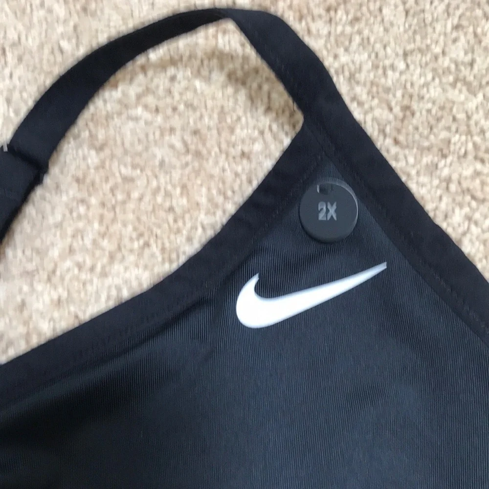 NWT! NIKE Size 2X black padded sports bra